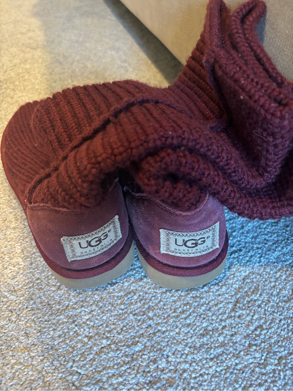 UGG Women’s Maroon Knit Cuff Boots Size 7 in great condition